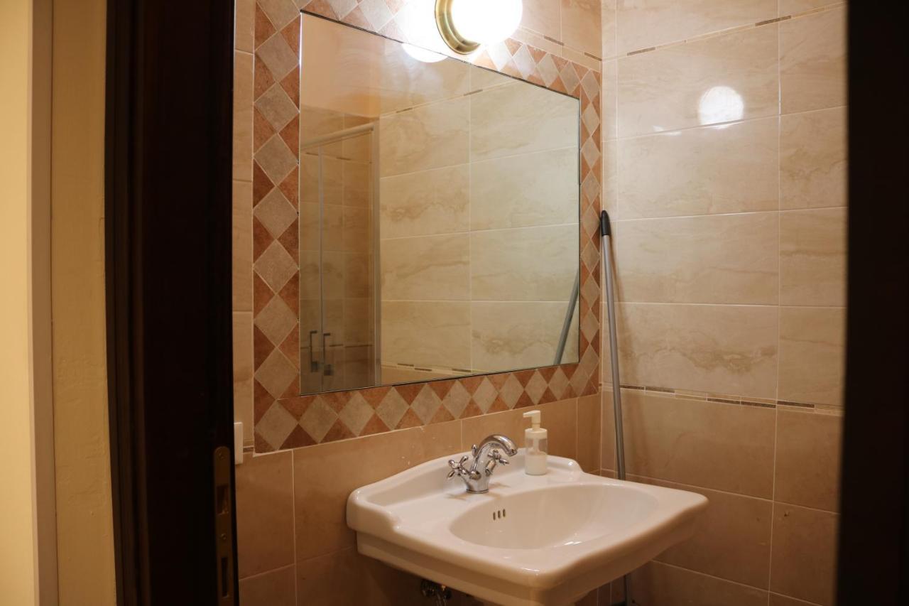 بيت شباب R.T. House'S روما المظهر الخارجي الصورة